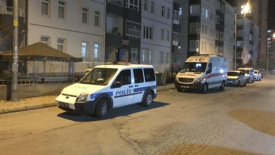 Yalnız yaşayan emekli öğretmen evinde ölü bulundu