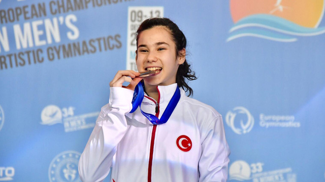 Derin'in ilk madalya sevinci