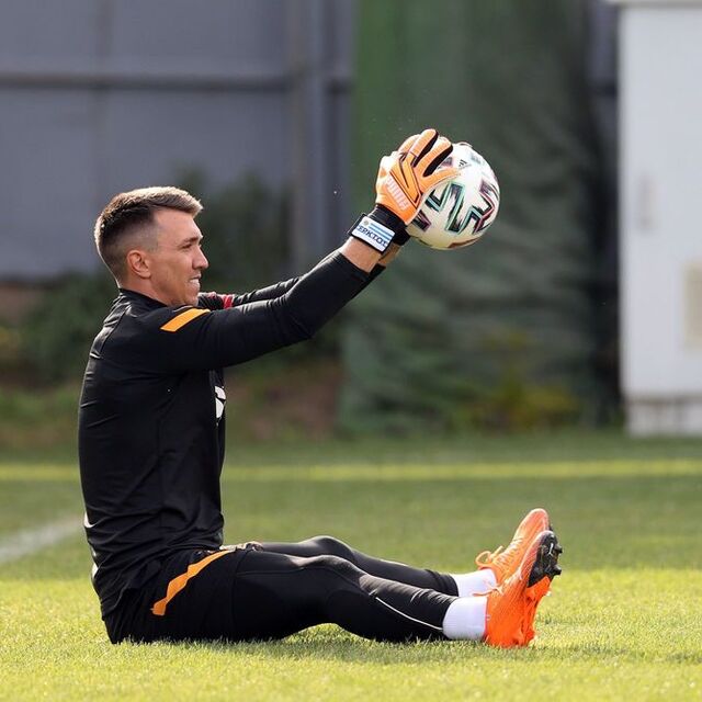 Galatasaray'dan Muslera ve Etebo açıklaması!