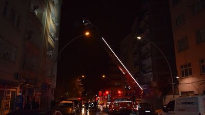 Yalnız yaşadığı evini ateşe verdi