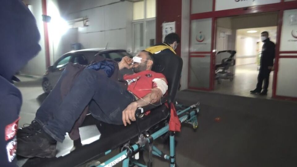 Kısıtlama bitti, husumetlisini bıçakladı