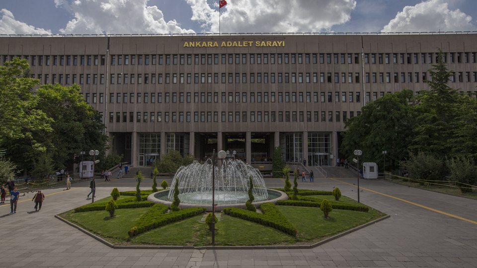 Başsavcılıktan 'çıplak arama' açıklaması