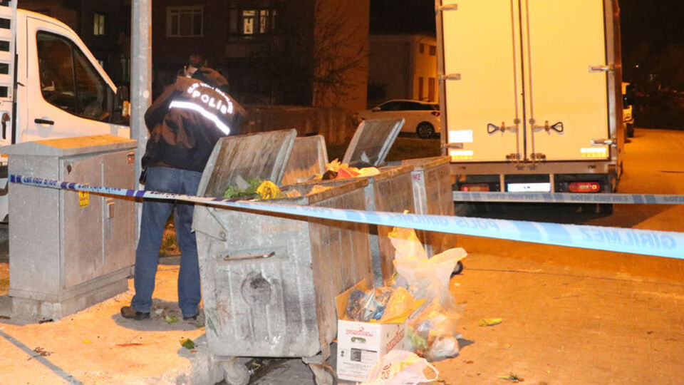 Vicdansızlar! Yeni doğmuş bebeği çöpe attılar