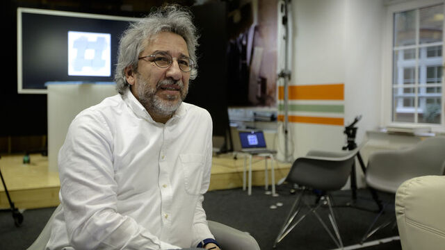Can Dündar'a 27 yıl 6 ay hapis cezası!