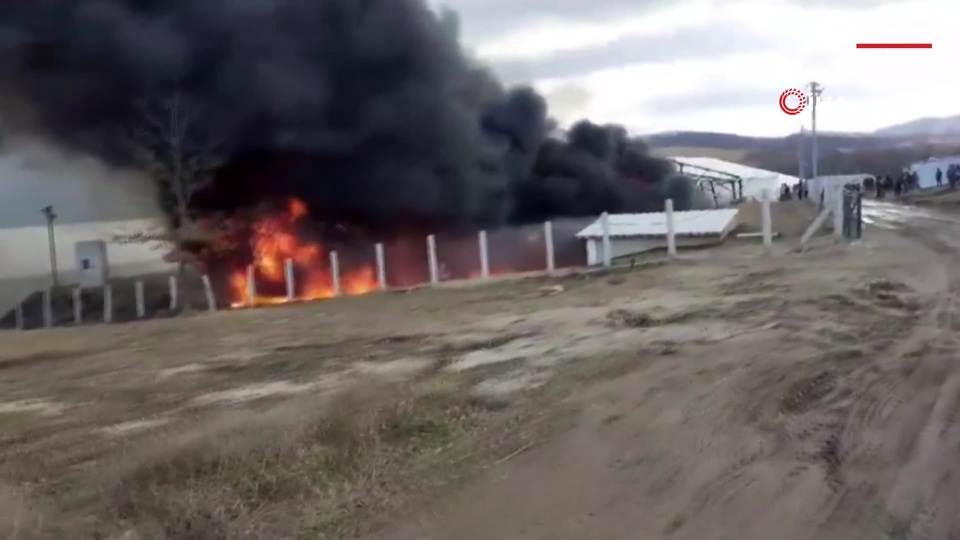 Göçmen kampında korkutan yangın!