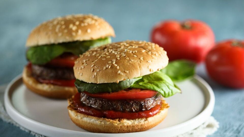 Nefis hamburger köftesi için pratik tarifler