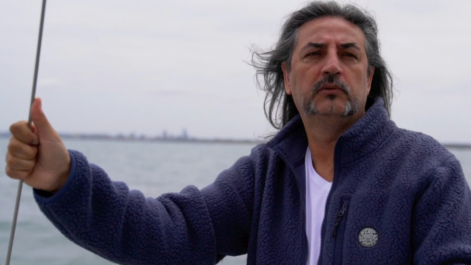 Çelik Erişçi'den "Hey Kız"