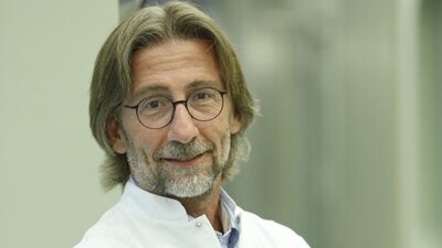 Prof. Dr. Ercüment Ovalı kimdir?