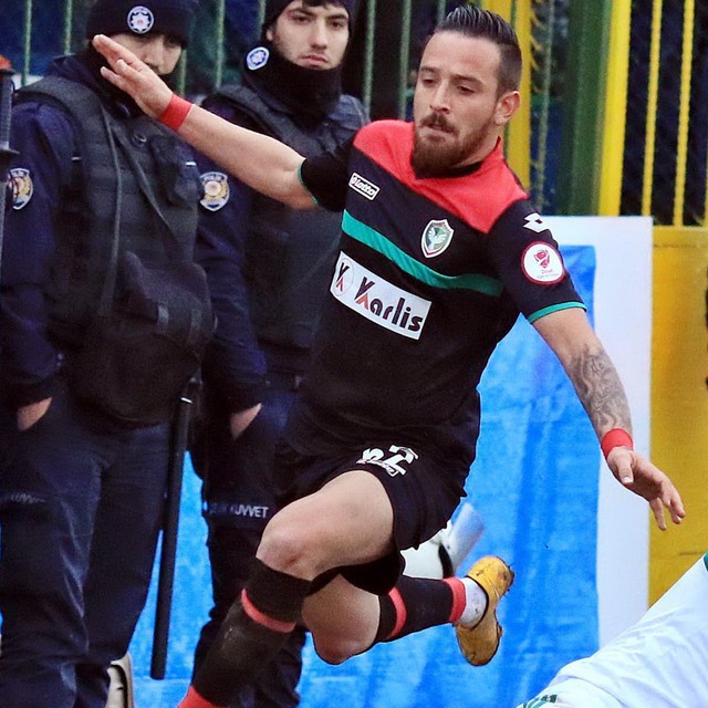 Futbolcu Deniz Naki'nin Almanya'da tutuklu olduğu ortaya çıktı