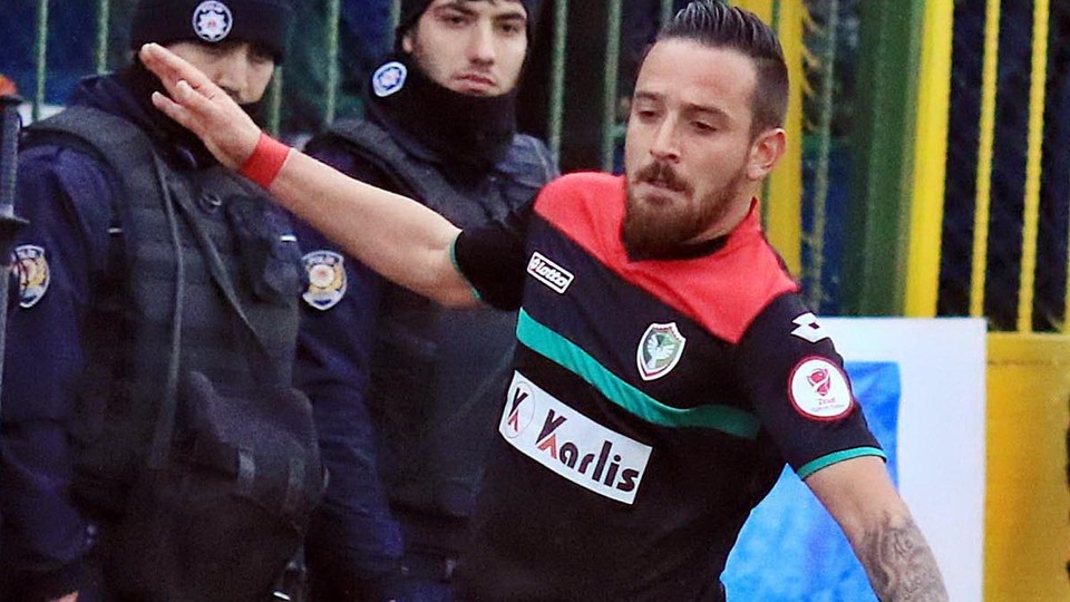 Futbolcu Deniz Naki'nin Almanya'da tutuklu olduğu ortaya çıktı