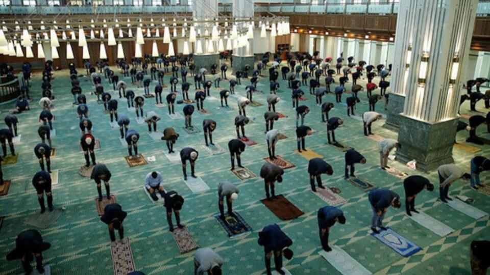 Bursa Cuma namazı saati kaçta?