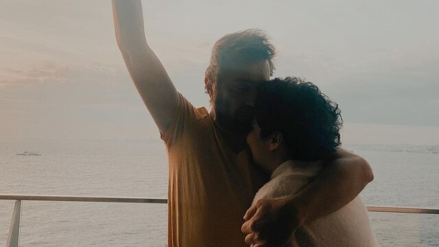Aşkını ilan etti