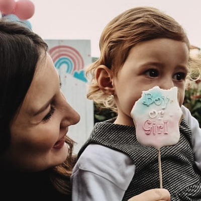 Bebeğinin cinsiyetini açıkladı