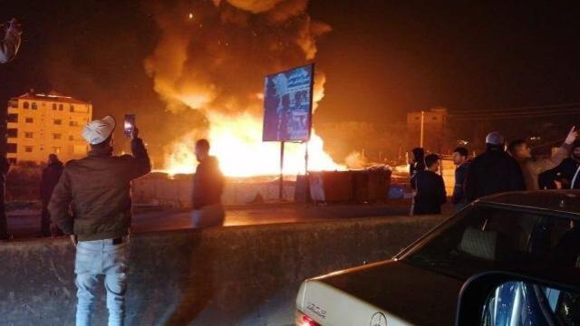 Lübnan'da mülteci kampı ateşe verildi