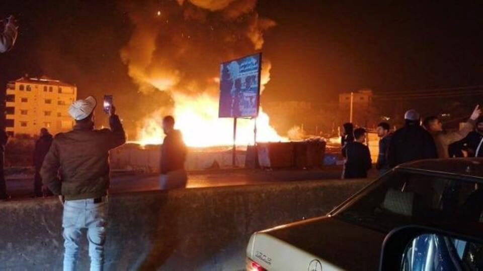 Lübnan'da mülteci kampı ateşe verildi