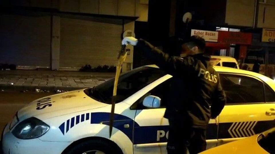 Taksi durağına kılıçlı saldırı!