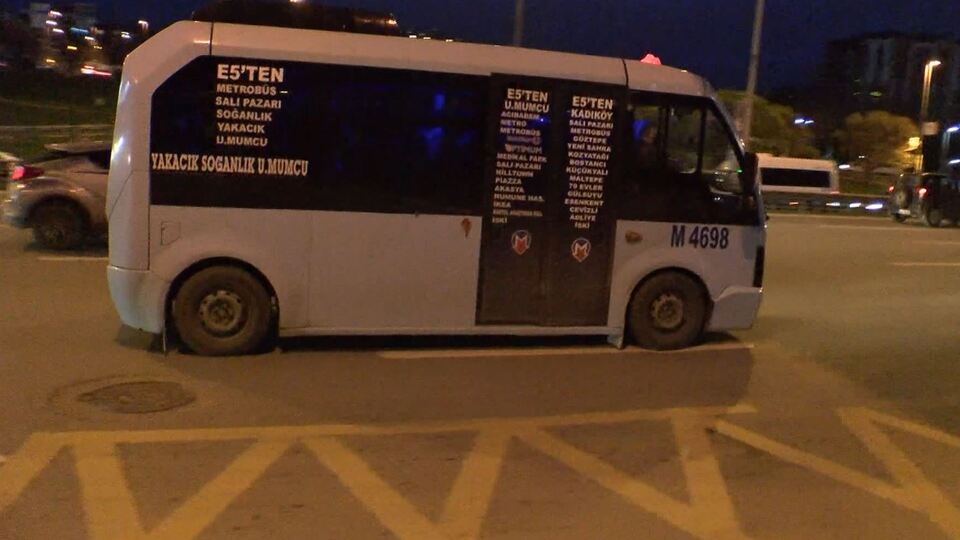 Minibüslerde şaşkına çeviren görünmezlik hilesi!