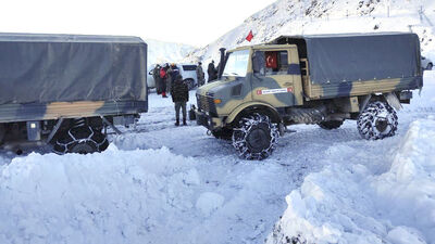 Şemdinli'de çığ düştü! 1 asker şehit, 1 asker aranıyor