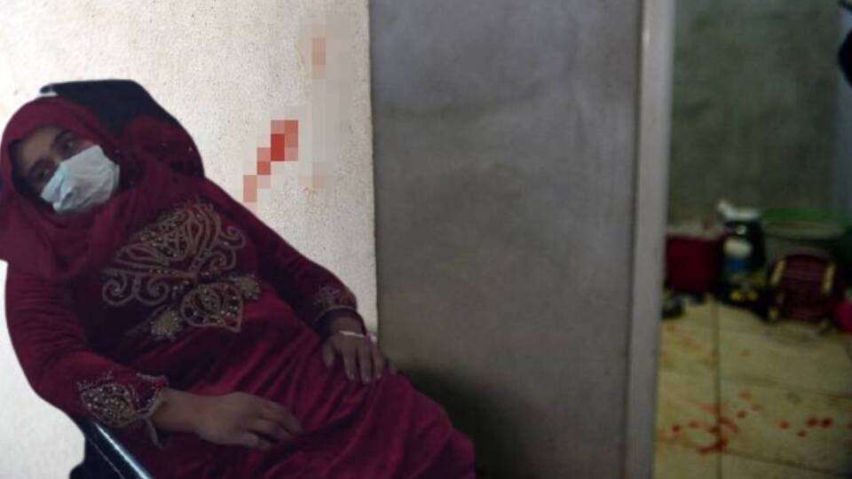 Balkonda dayak, banyoda bıçak!