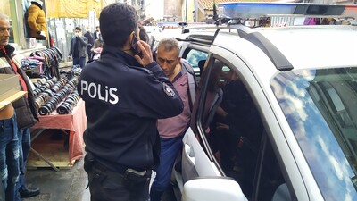 Evini ateşe verdi, faciadan dönüldü!