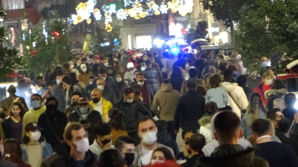 İstiklal Caddesi hınca hınç doldu!
