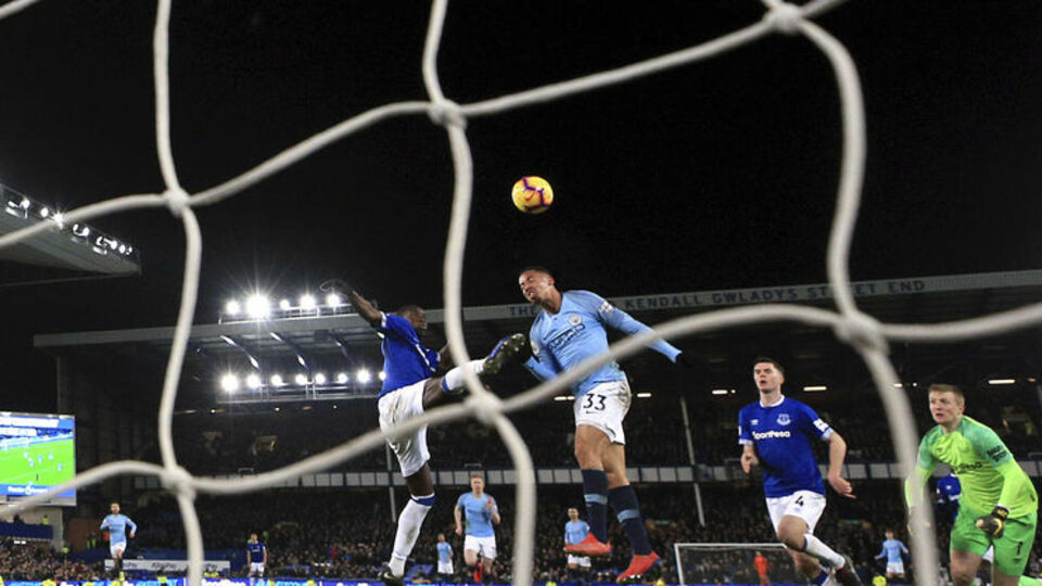 Everton-Manchester City maçı ertelendi