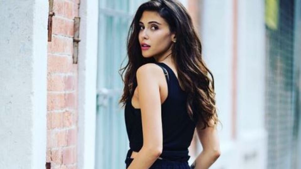 Dilara Aksüyek kimdir?