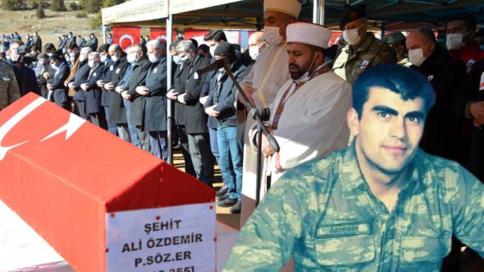 Çığ şehidi Özdemir'in namazını ağabeyi kıldırdı