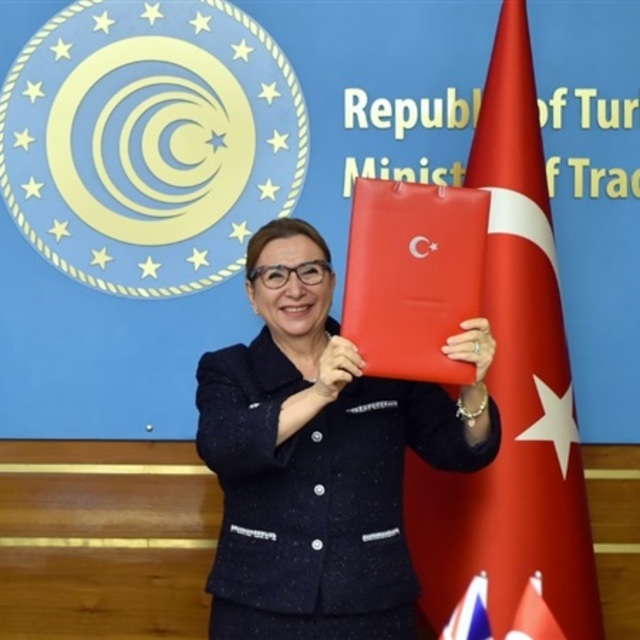 İngiltere ile tarihi imzalar atıldı