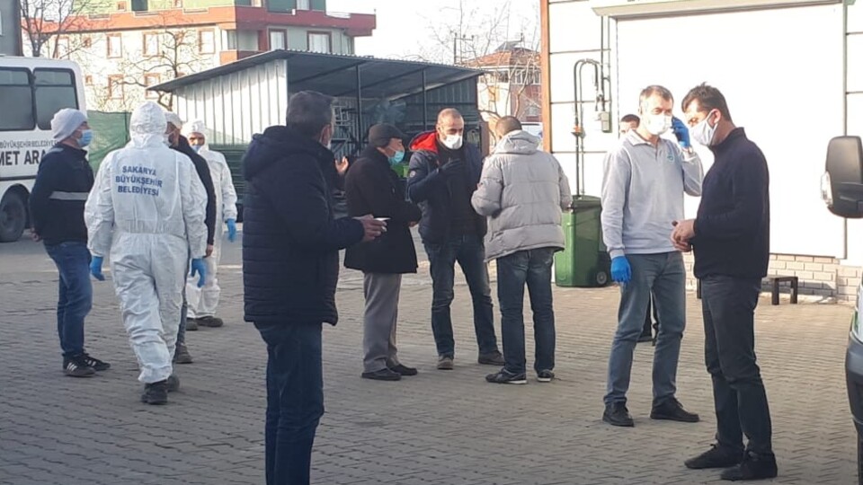 Korona dehşetinde cenazeler karıştı!