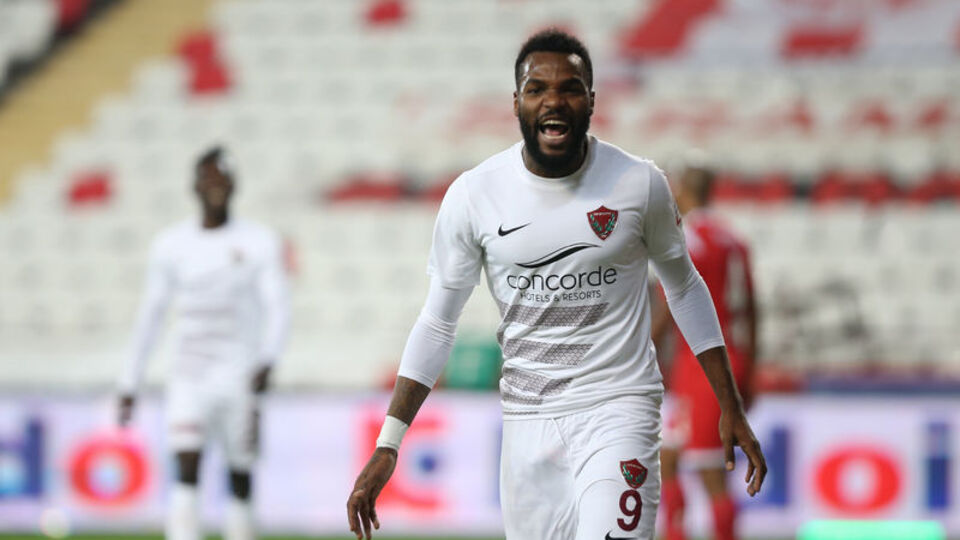 Aaron Boupendza tarihe geçti