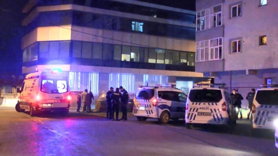 Dördüncü kattan düşen genç ağır yaralandı