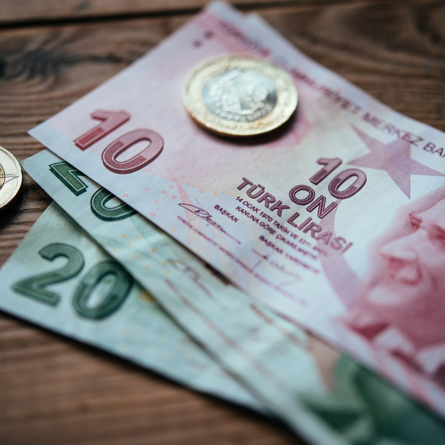 Emeklilerden 500 TL zam talebi