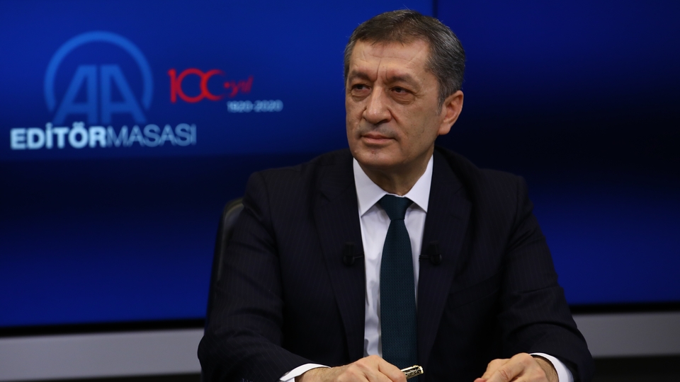 Bakan Selçuk'tan flaş açıklamalar!