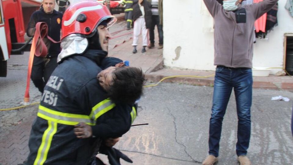 Kahreden fotoğraf! Zamanla yarıştılar...