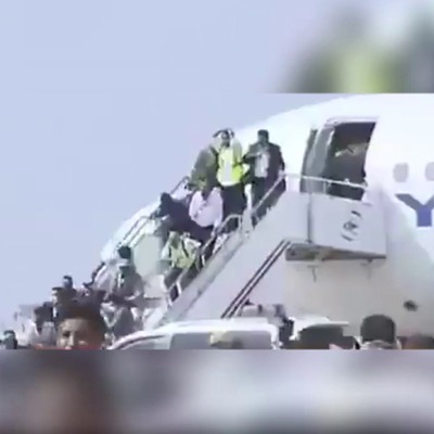 Yemen'de kabine üyelerinin indiği havalimanında patlama!