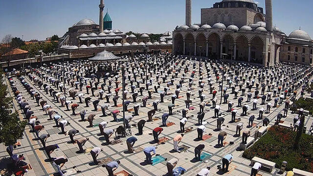 1 Ocak Cuma günü camiler açık mı?