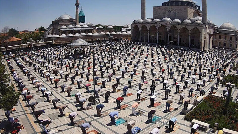 1 Ocak Cuma günü camiler açık mı?