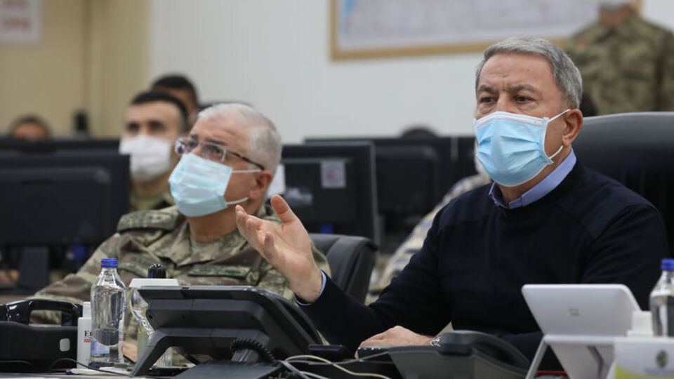 Bakan Akar ve komutanlar sınırda!