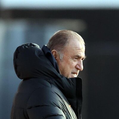 Fatih Terim kara kara düşünüyor!