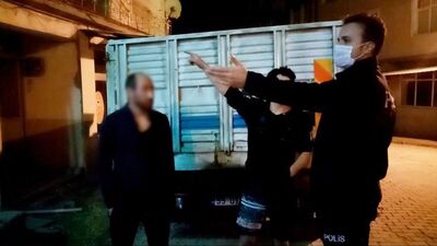 Komşular arasında gürültü kavgası: 3 yaralı