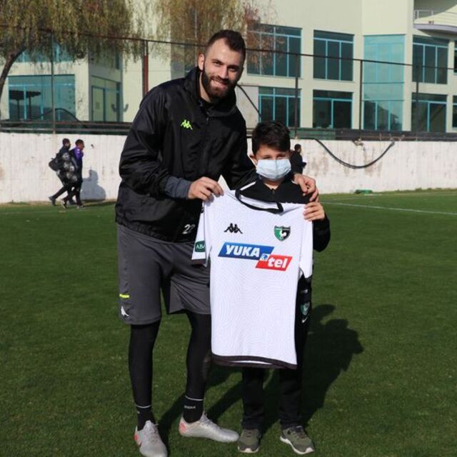Mustafa Yumlu'dan forma jesti