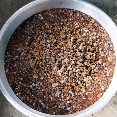 4 gün bekletilip 12 saat kaynatılıyor!