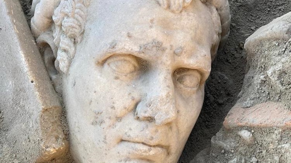 6 binden fazla eser bulundu