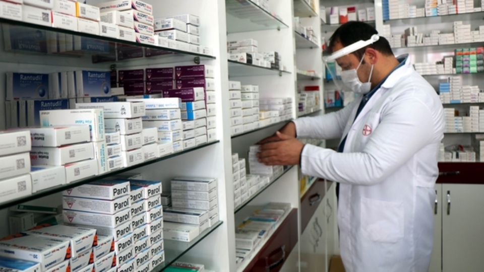 Bugün eczaneler saat kaça kadar açık?