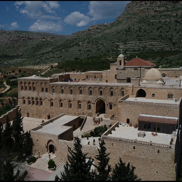 Tarihi manastırdan ödüllü zeytinyağı