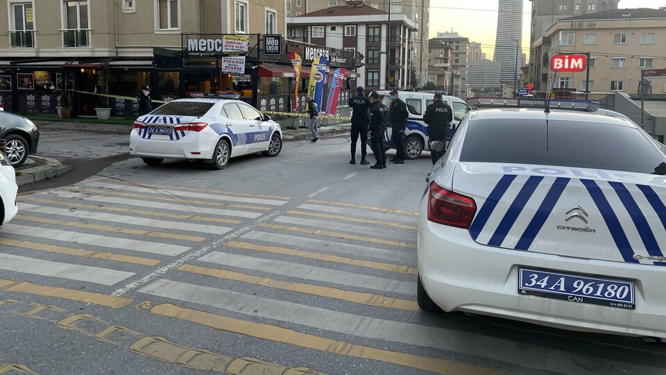 İstanbul'da kafeye silahlı saldırı!