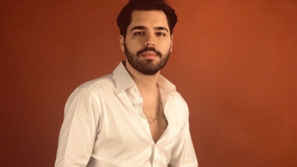 Emir Can İğrek kimdir?