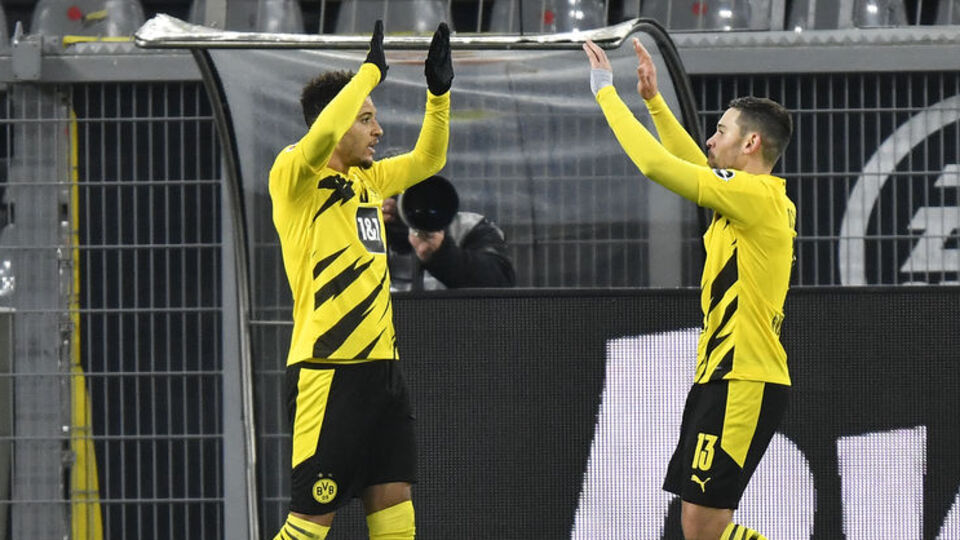 Dortmund, Wolfsburg'u 2 golle geçti