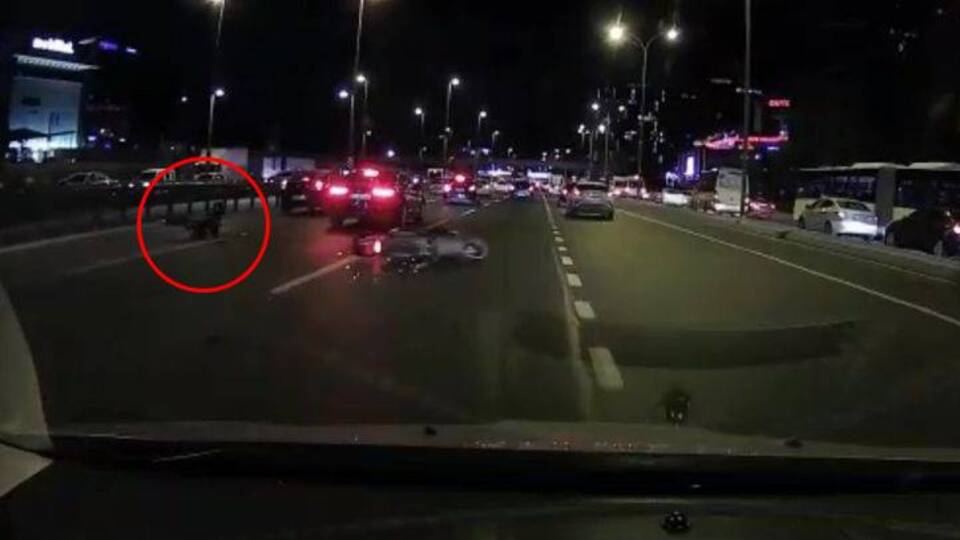 Motosikletliye çarptı, arkasına bile bakmadı
